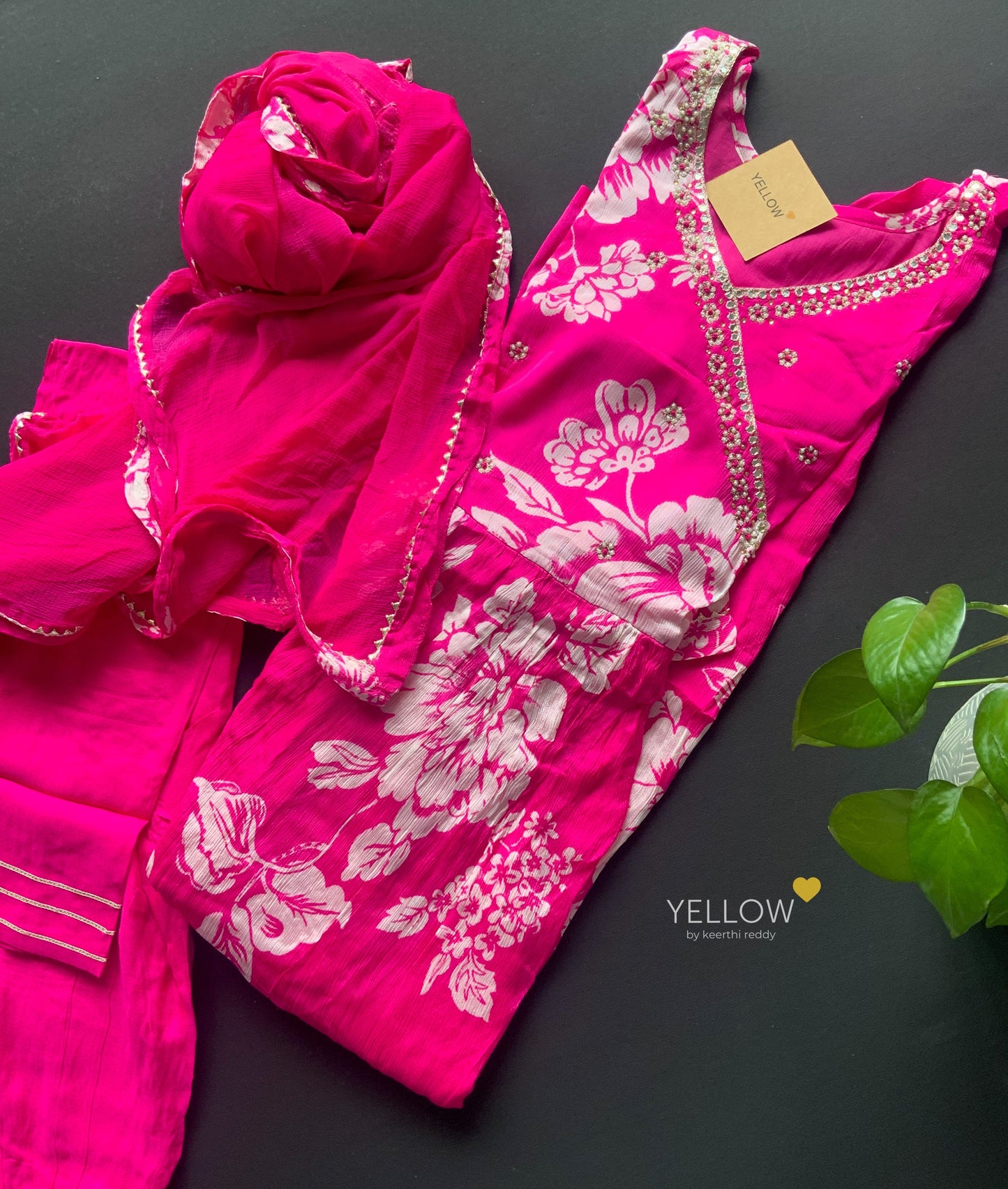 PINK IS IN THE AIR !
