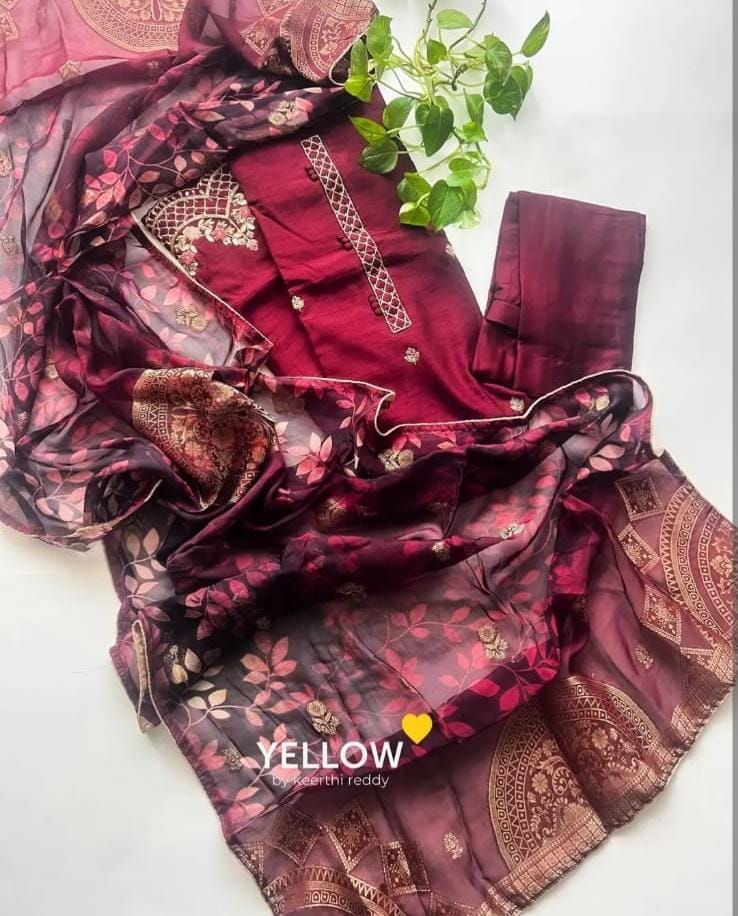MUSLIN HANDWORKED SUIT SET WITH ORAGANZA FLORAL DUPATTA