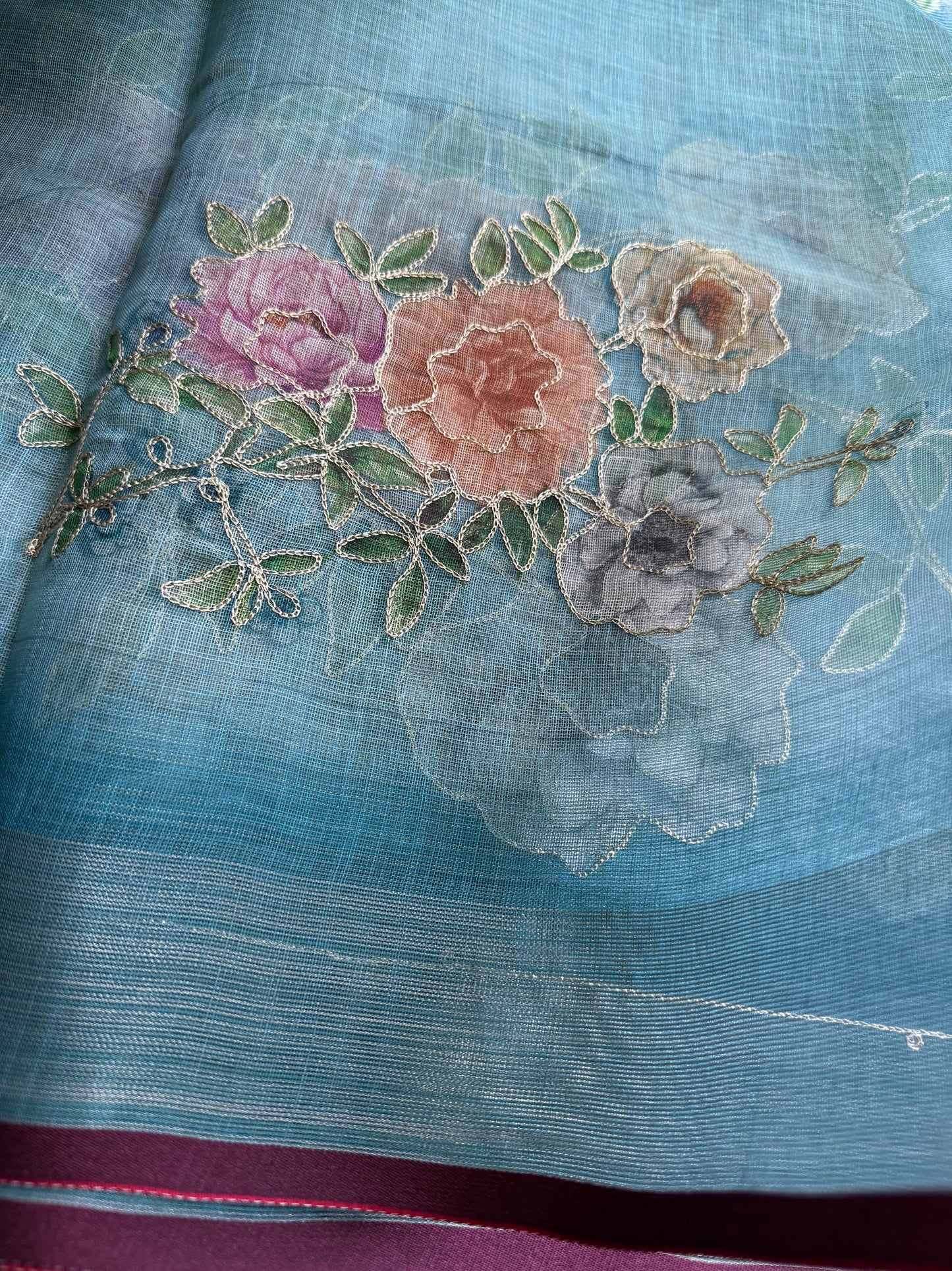 LINEN SAREE WITH FLORALS