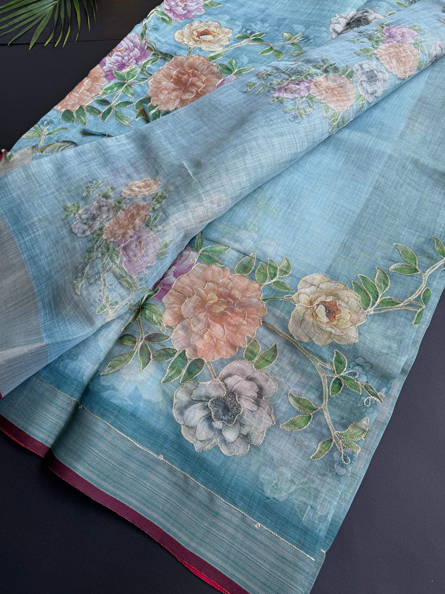 LINEN SAREE WITH FLORALS