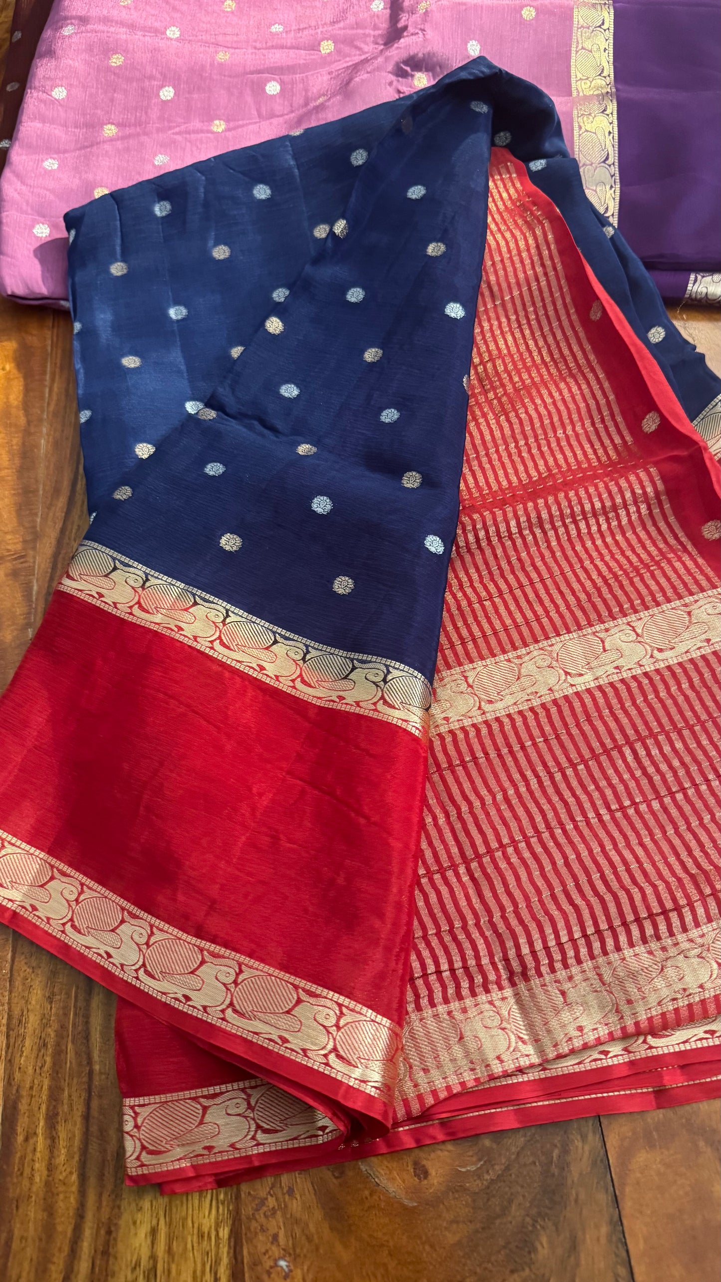 CRAPE SAREES WITH VINTAGE BORDERS