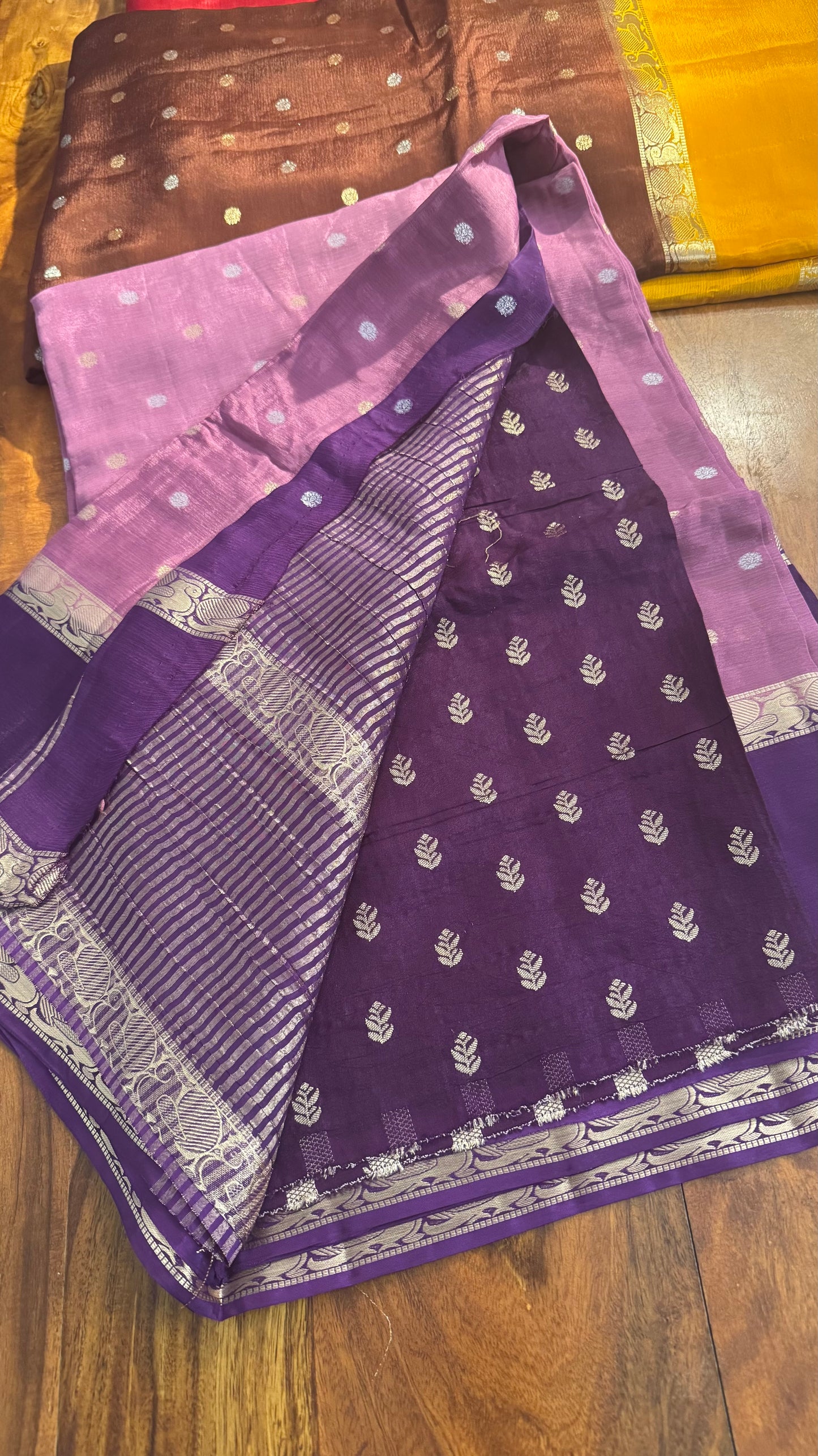 CRAPE SAREES WITH VINTAGE BORDERS