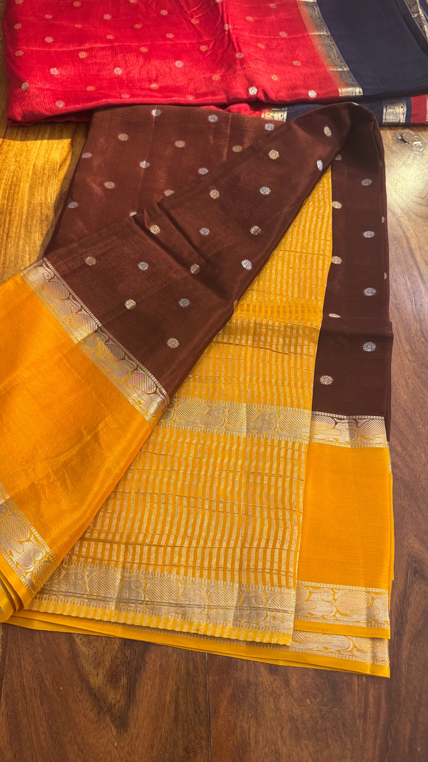 CRAPE SAREES WITH VINTAGE BORDERS