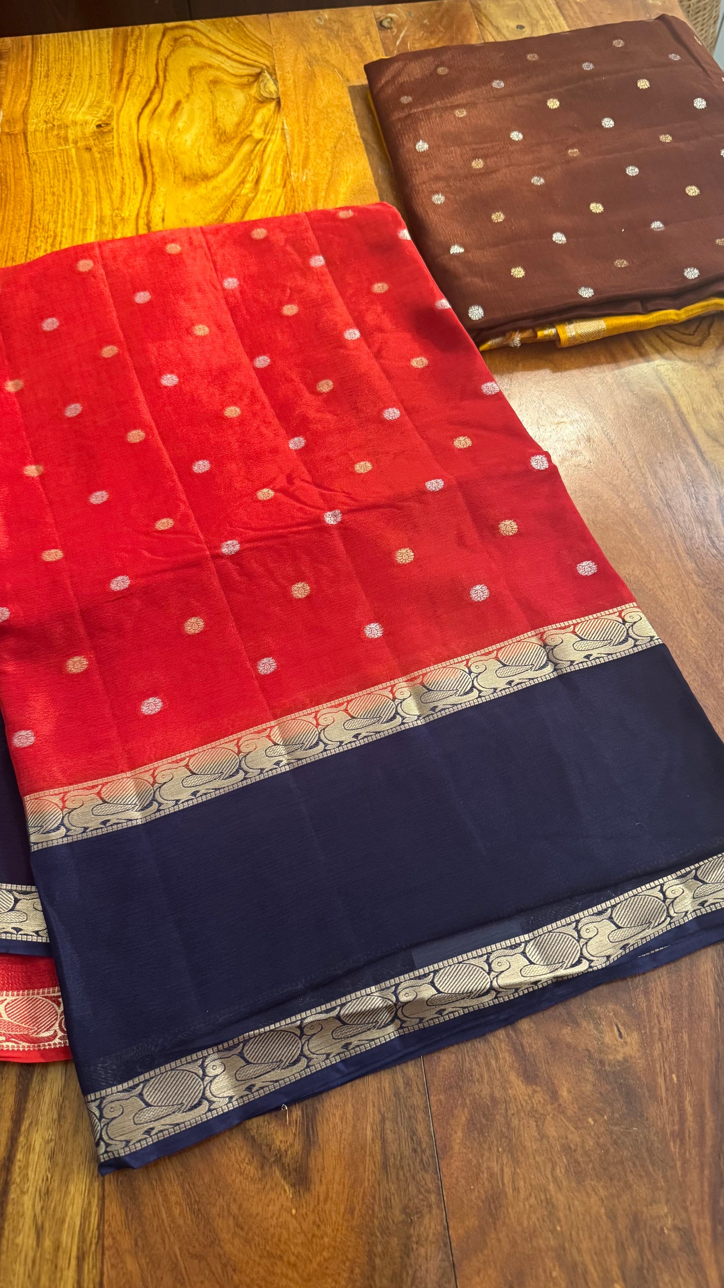 CRAPE SAREES WITH VINTAGE BORDERS