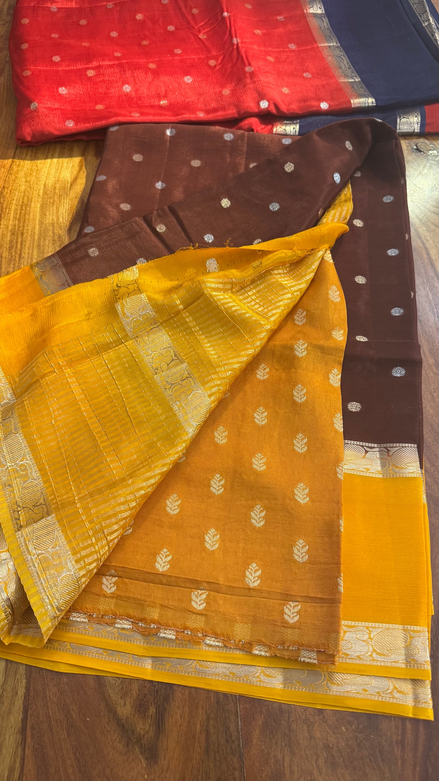 CRAPE SAREES WITH VINTAGE BORDERS
